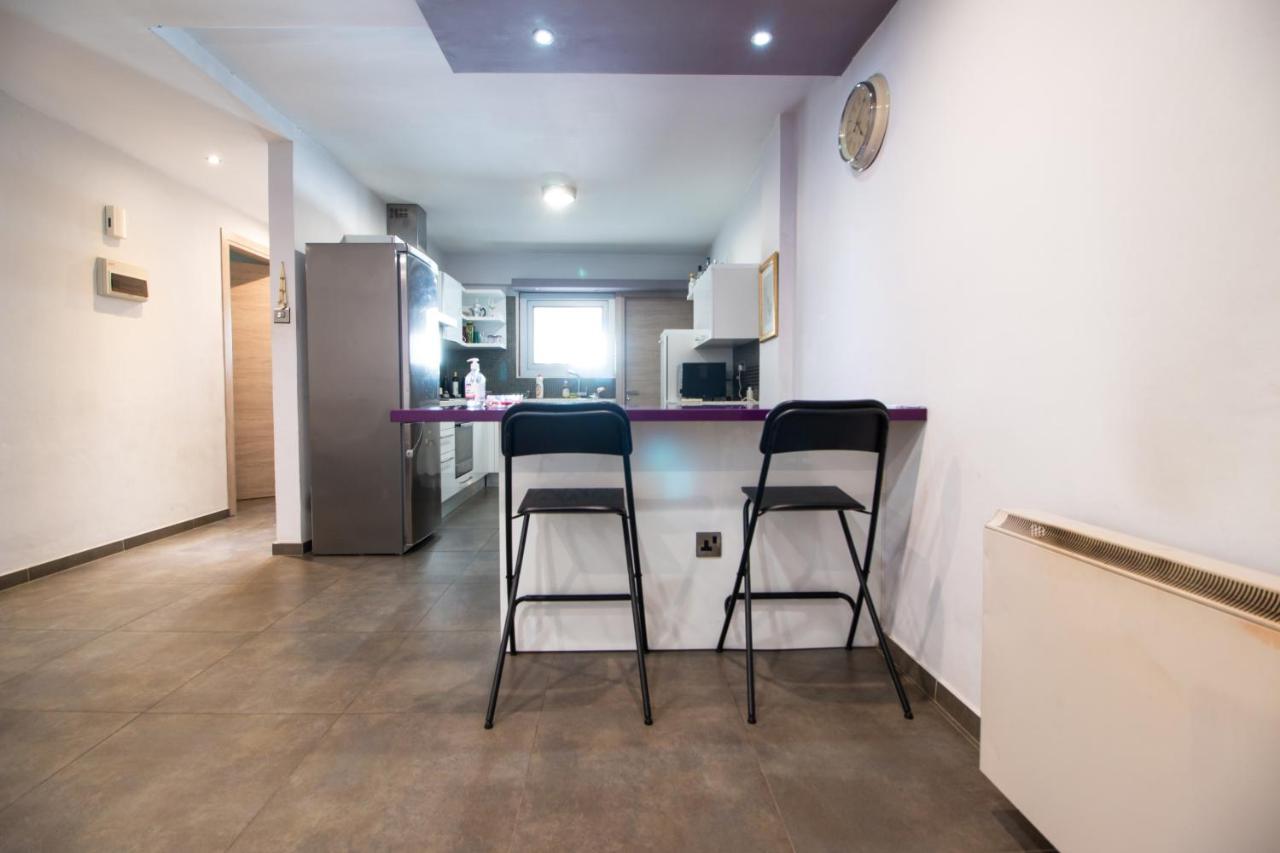2-Bedroom Appartment In Center Nikosia Bagian luar foto